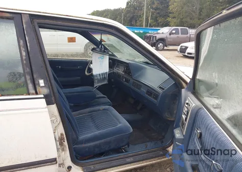 1988 Oldsmobile Cutlass Ciera Brougham z USA, uszkodzony, nr VIN 1G3AM51W8JG300886